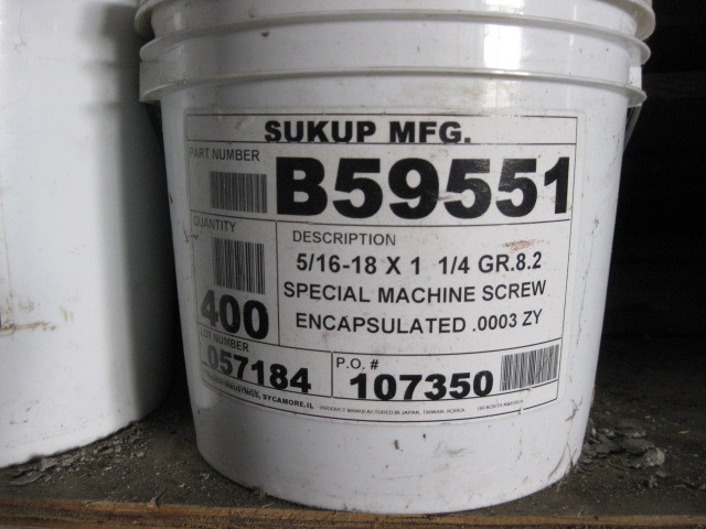 800 Machine Screws