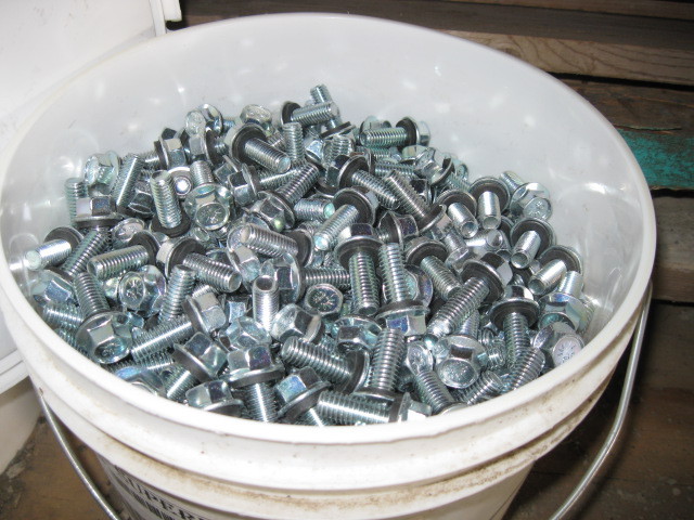 1000 38 Bolts