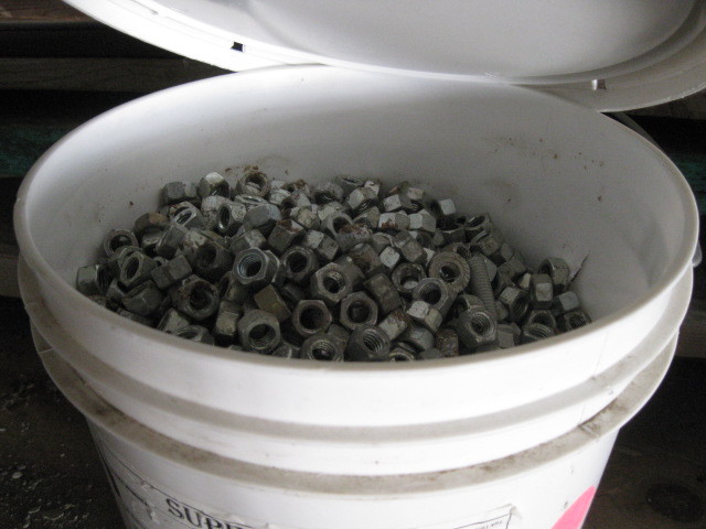1000 38 Bolts