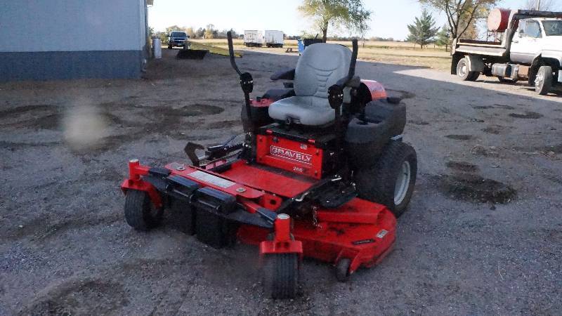 Gravely 266Z XDZ Commercial Zero Turn Radius Mower with an X-Factor Deck