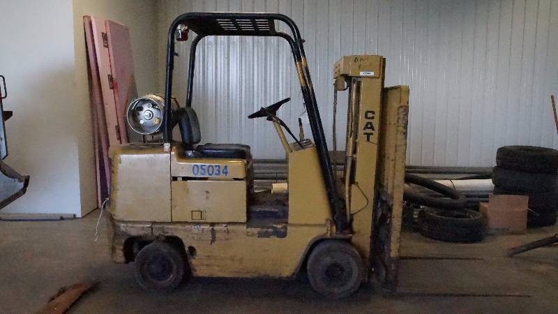 Caterpillar Forklift