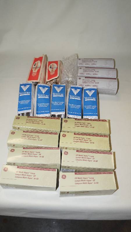 lot 309 image: Lot of 19 Mixed Light Bulbs