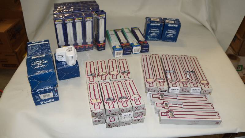lot 323 image: Mixed Lot of Compact Fluorescent Lamp Bulbs