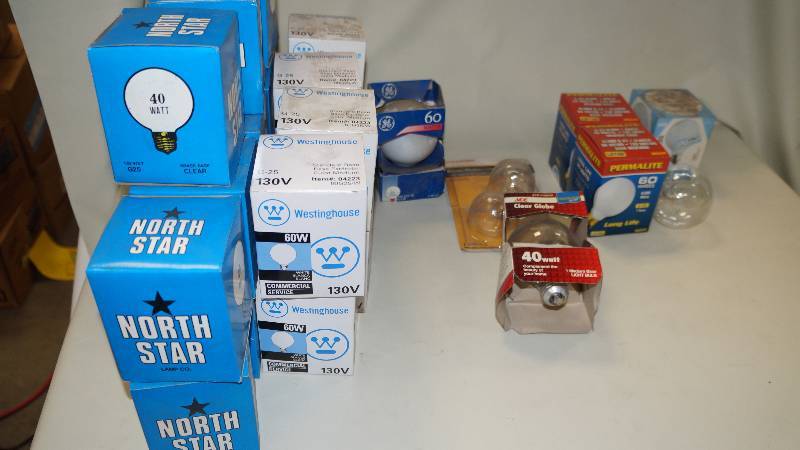 lot 320 image: Mixed Lot of Globe Light Bulbs