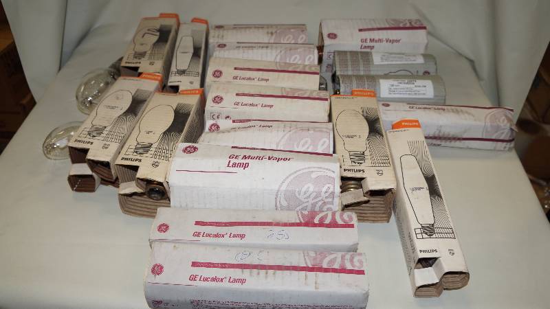 lot 305 image: Mixed Lot of 20 Light Bulbs