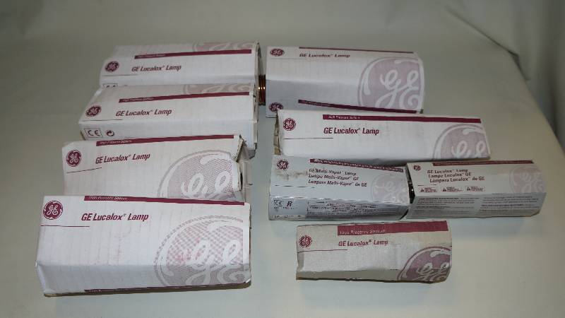 lot 306 image: Mixed Lot of 9 Light Bulbs