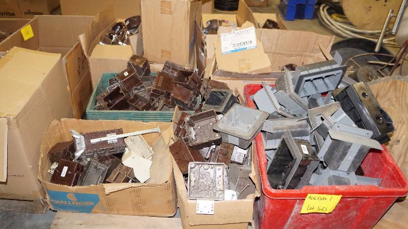 lot 583 image: Pallet of Various Gang Boxes