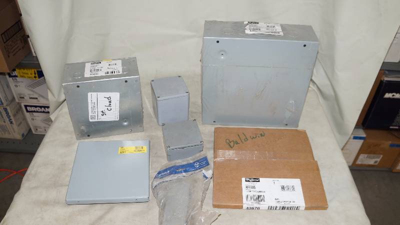 lot 587 image: SCR CVR Pull Boxes