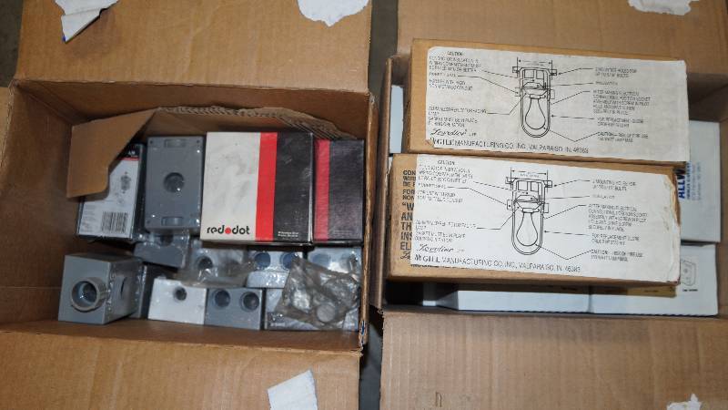 lot 589 image: 2 Boxes Of Enclosed Ceiling Fixtures and Gang Boxes