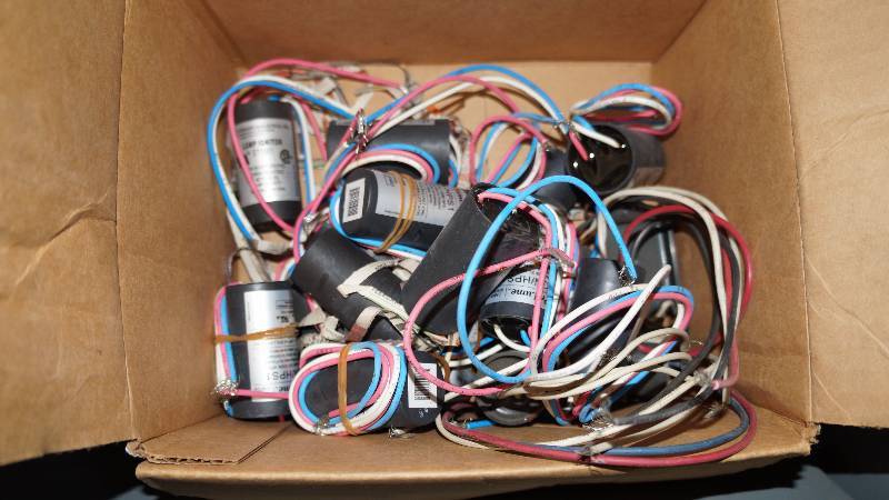 lot 621 image: Mixed Lot of Various Ballasts