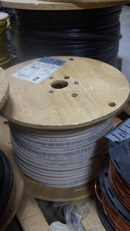 lot 140 image: NEW 1000 Spool of Southwire Romex SIMpull 14-3 CU NM-B w Ground 600 Volt Non-Metallic Sheathed Cable