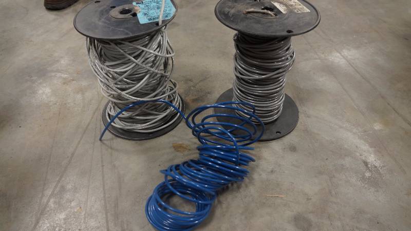 lot 236 image: Bulk Lot of NEW Partial Spools of Encore Wire 10 AWG THHN or THWN-2 Solid Wire