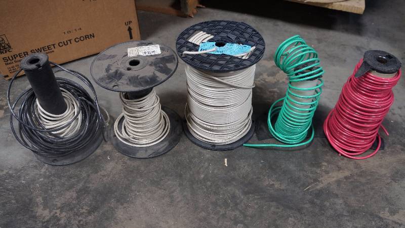 lot 241 image: Bulk Lot of NEW Partial Spools of 10 AWG  5 SpoolsTotal   3 White, 1 Green & 1 Red