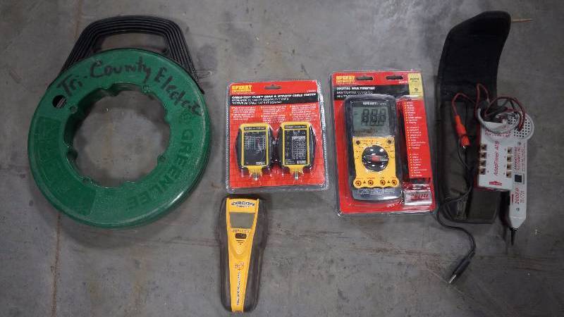 lot 251 image: Mixed Lot of Electrical Tools