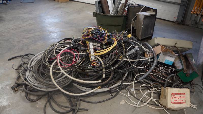 lot 265 image: HUGE Recycling Lot