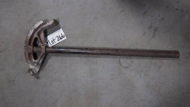 lot 266 image: #3 Pipe Bender with Handle