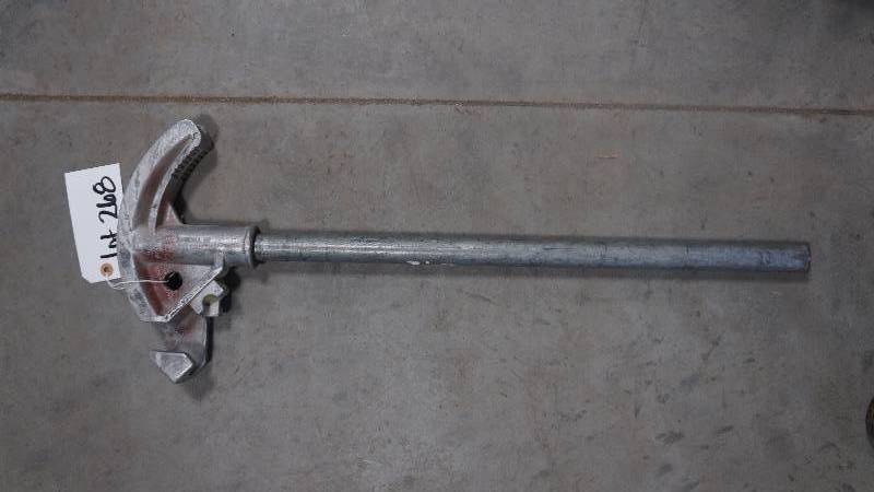 lot 268 image: .75 Thinwall .5 Rigid Pipe Bender with Handle & Level