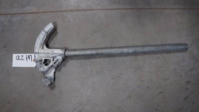 lot 270 image: .75 Thinwall .5 Rigid Pipe Bender with Handle & Level