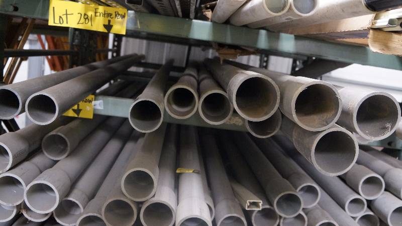 lot 281 image: Row of Plastic Conduit - Various Sizes