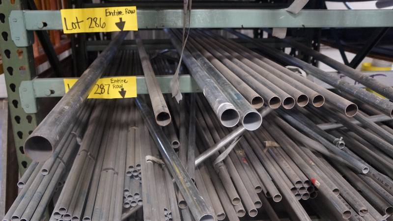 lot 286 image: Row of Metal Conduit - Variety of Sizes