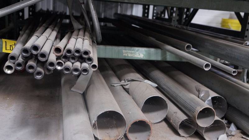lot 288 image: Row of Metal Conduit - Variety of Sizes & Some is Threaded
