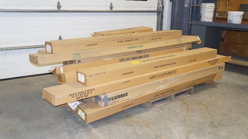 lot 645 image: Pallet of Fluorescent T12 Lighting