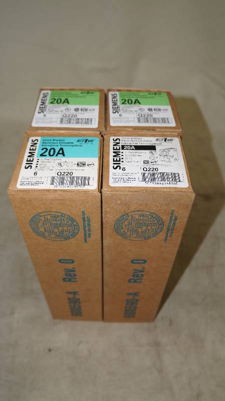 lot 638 image: Qty 24 NIB Siemens 20 Amp 2-Pole Q220 Circuit Breakers