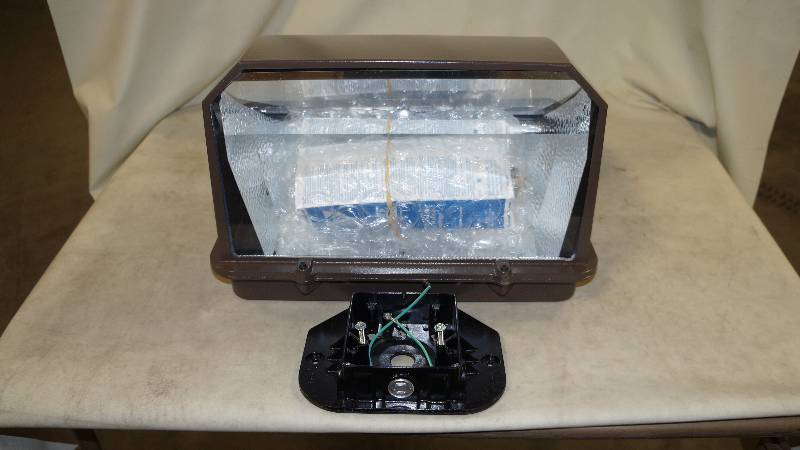 lot 441 image: NIB Ruud Lighting GWC 250W PSMH Lighting