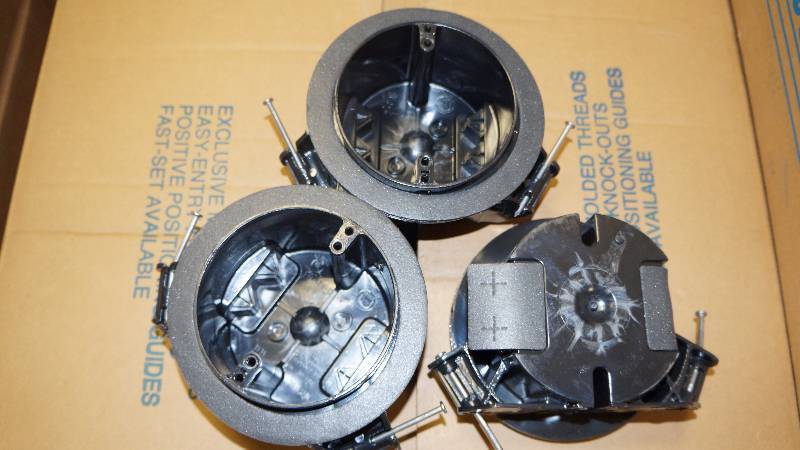 lot 495 image: NIB Thomas & Betts 4 Diameter Vapor Tight Ceiling Outlet Box w Angled Nails
