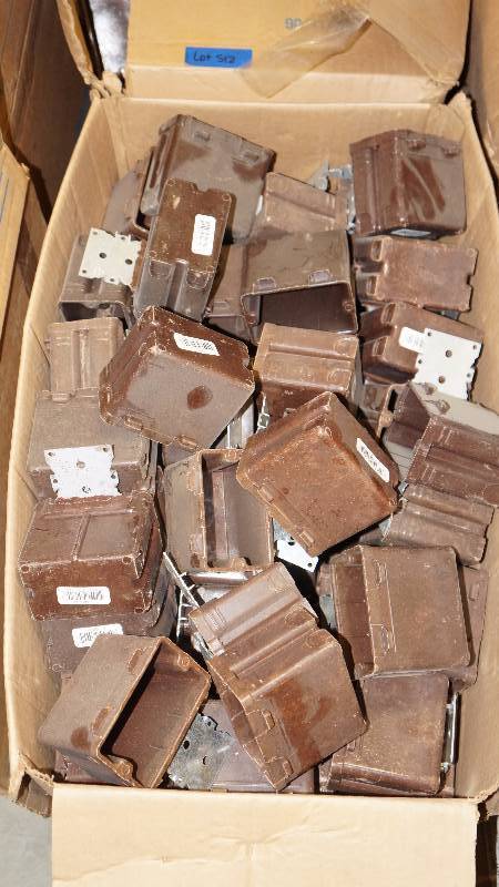 lot 511 image: NIB Thomas & Betts Single Gang Switch Box w Bracket Offset 38 - Approx 100 Pcs