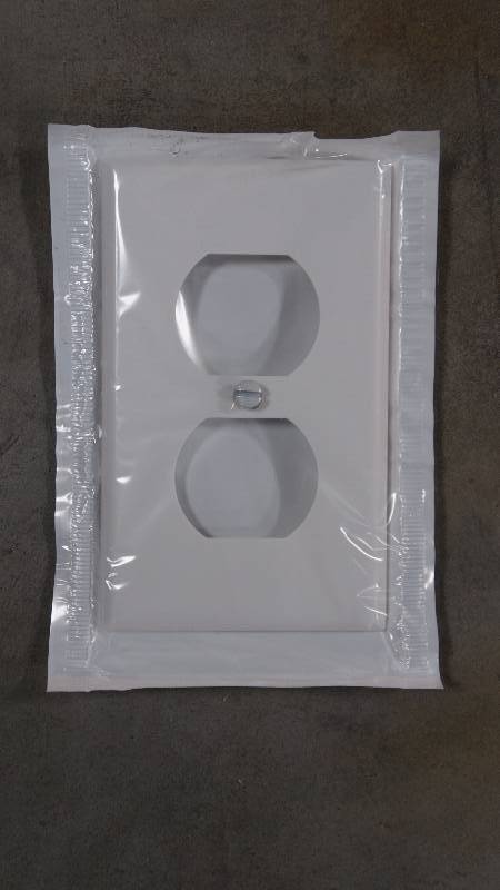 lot 535 image: Sealed NIB Leviton White Plastic Face Covers - Qty 400