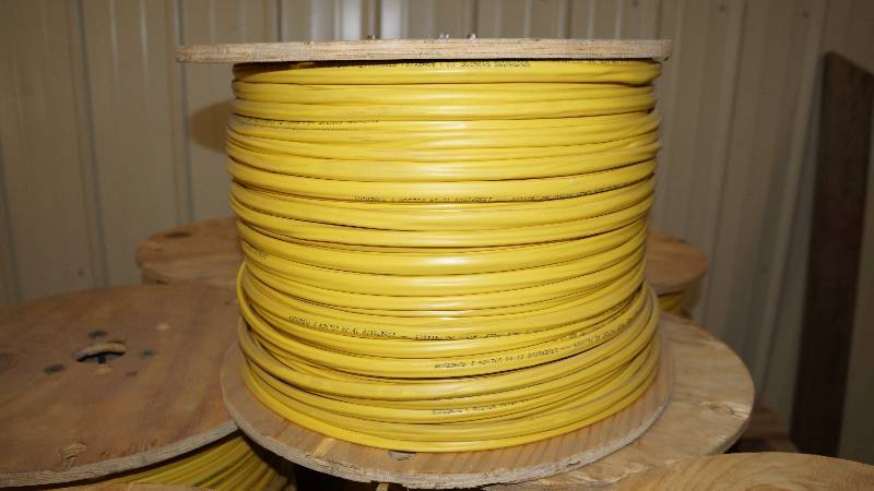 lot 16 image: NEW 1000 Spool of Southwire Romex SIMpull 12-3 AWG CU NM-B w Ground E18679FNEC Std 600 Volt NonMetallic Sheathed Cable