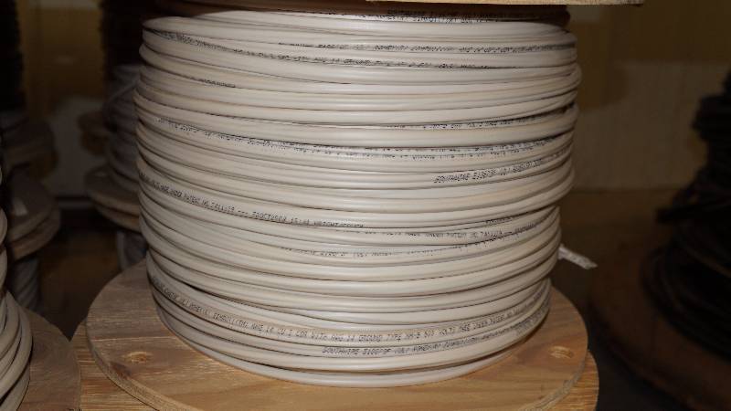 lot 23 image: NEW 1000 Spool of Southwire Romex SIMpull 14-3 CU NM-B w Ground E-18679FNEC 600 Volt NonMetallic Sheathed Cable