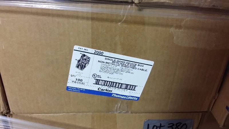 lot 378 image: Sealed Box of Thomas&Betts Single Gang Device Box w Nails for Non-Metallic Sheathed Cable - qty 100