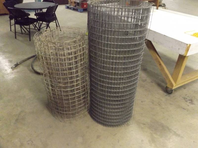 lot 397 image: Wire Fencing