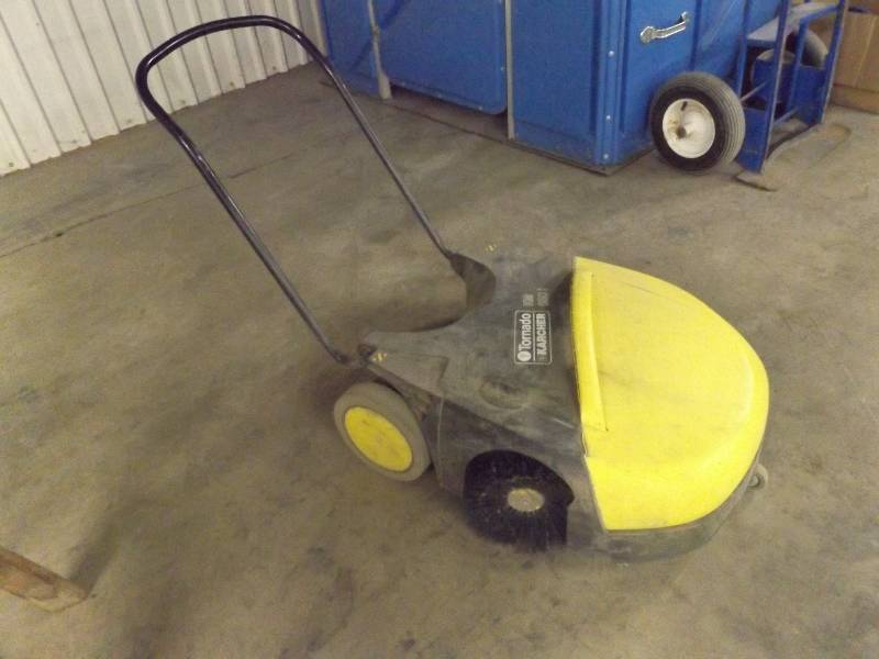lot 398 image: Sidewalk Sweeper
