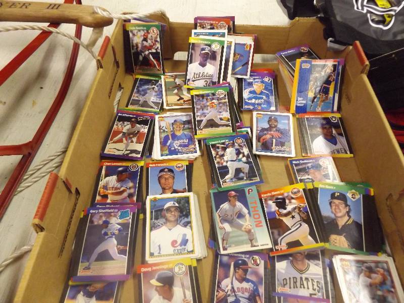 lot 411 image: Baseball Cards