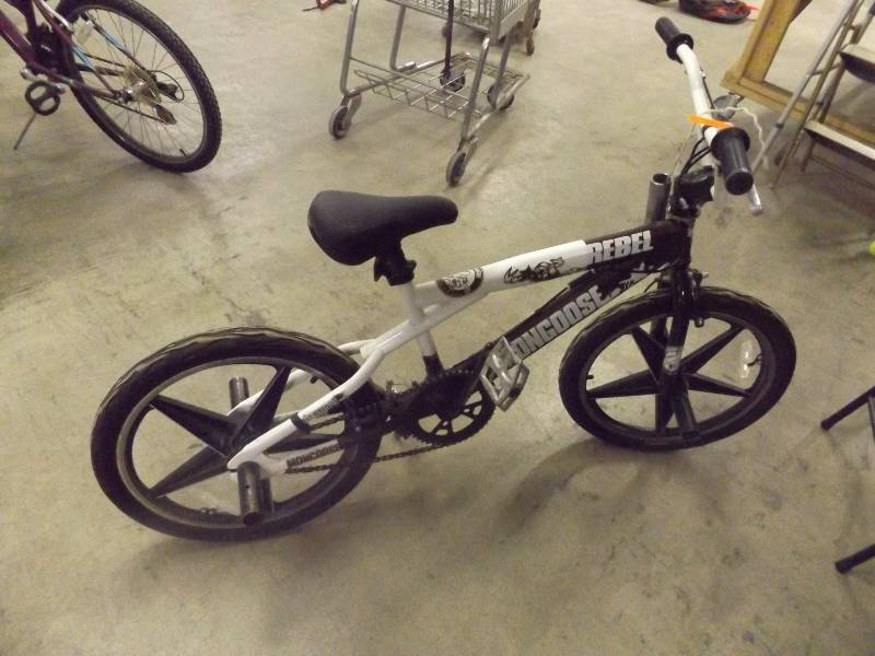 lot 417 image: Mongoose Rebel Bike
