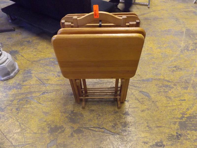 lot 541 image: TV Trays