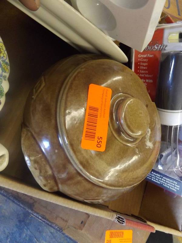 lot 550 image: Kitchen Items