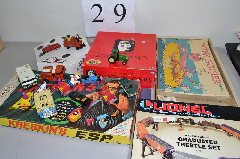 lot 29 image: Misc toys and board games