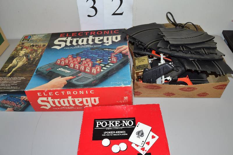 lot 32 image: Train track & games