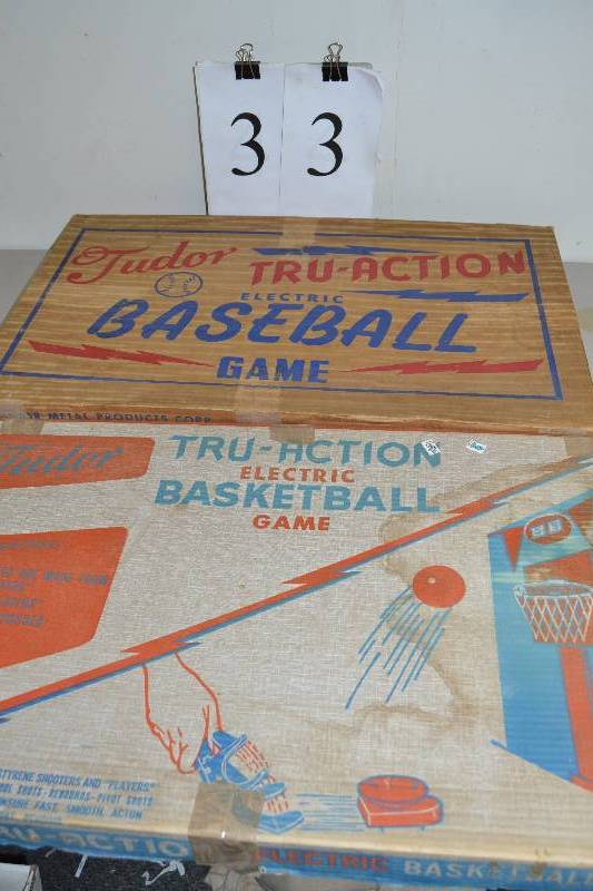 lot 33 image: Vintage electronic games