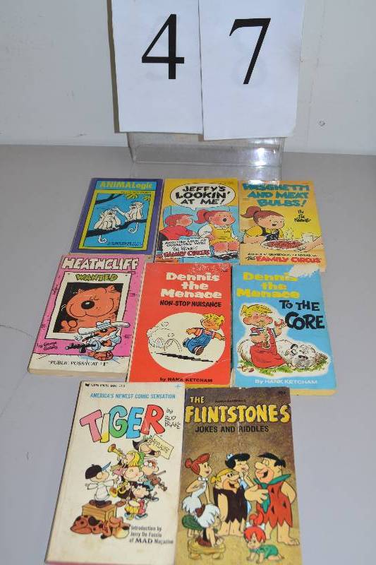 lot 47 image: Vintage paperback comics
