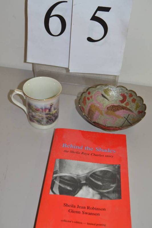 lot 65 image: Collectibles