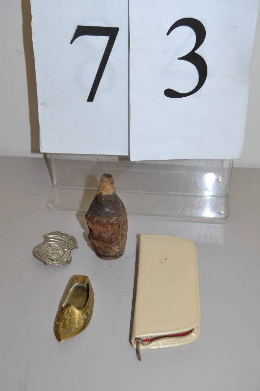 lot 73 image: Misc collectibles