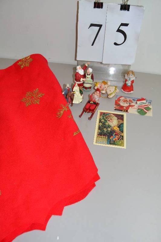 lot 75 image: Vintage christmas