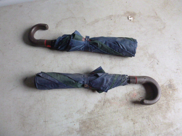 2 Umbrellas