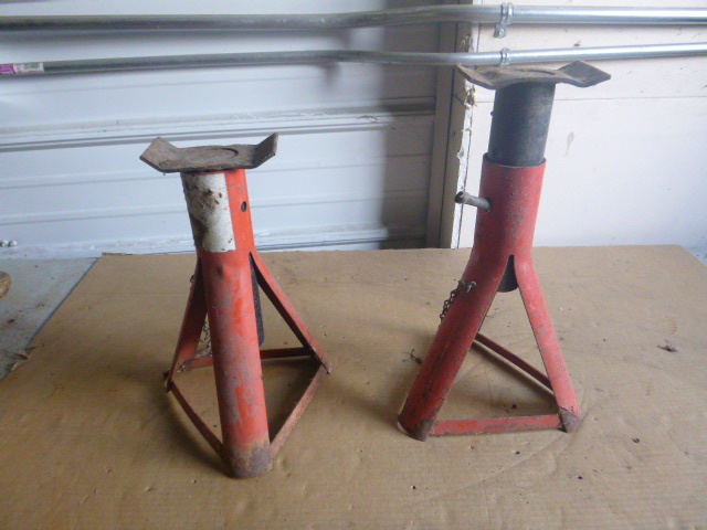 2 Jack Stands