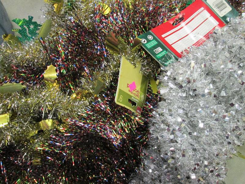 Christmas  Lot of assorted garland ...